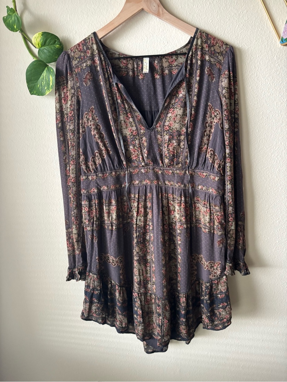Free People - Boho Long-Sleeve Floral Peasant Top - Black Floral